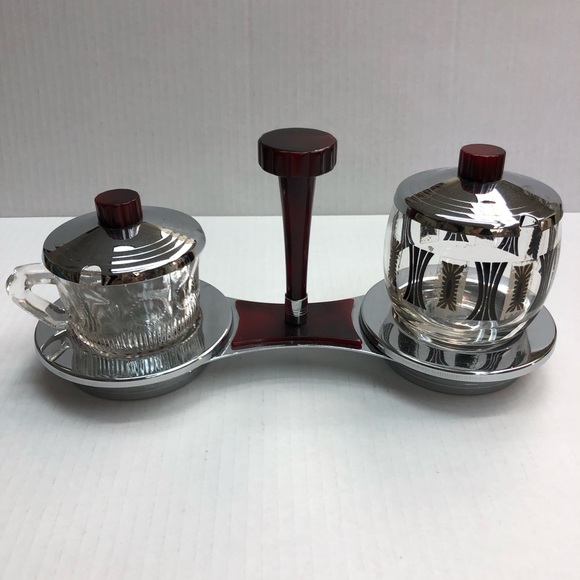 Vintage Other - Vintage Bakelite glassware tray set